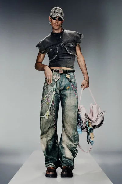 Look 10
